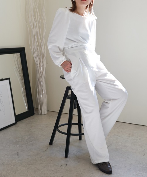 ULEULA(ウルア)の「パワショルスクエアトップス+タックワイドパンツ セットアップ(セットアップ・レディース・ホワイト/ブラック/グレー・FREE)」の5枚目の写真