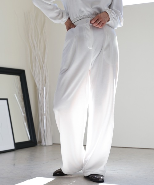 ULEULA(ウルア)の「パワショルスクエアトップス+タックワイドパンツ セットアップ(セットアップ・レディース・ホワイト/ブラック/グレー・FREE)」の14枚目の写真