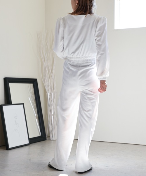 ULEULA(ウルア)の「パワショルスクエアトップス+タックワイドパンツ セットアップ(セットアップ・レディース・ホワイト/ブラック/グレー・FREE)」の9枚目の写真