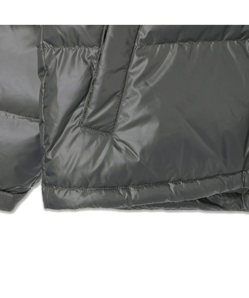 Guess（ゲス）の「Logo Down Jacket（ダウンジャケット/コート・メンズ・ブラック/カーキ・LARGE/MEDIUM/X-LARGE）」の6枚目の写真