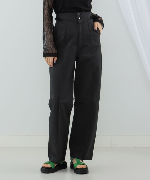 Ray BEAMS(レイビームス)の「Ray BEAMS / カットアウト ベルト パンツ(スラックス・レディース・ブルー/ブラック・1/0)」の7枚目の写真