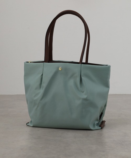 Legato Largo（レガートラルゴ）の「Legato Largo【肩楽】　撥水微光沢ナイロントートバッグ（トートバッグ・レディース・グレー/ピンクベージュ/ブラック/オリーブ/マスタード/ネイビー/グリーン系その他/ピンク系その他・FREE）」の4枚目の写真