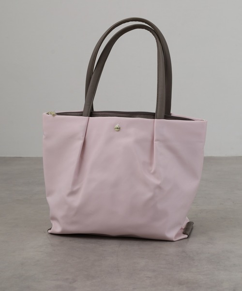 Legato Largo（レガートラルゴ）の「Legato Largo【肩楽】　撥水微光沢ナイロントートバッグ（トートバッグ・レディース・グレー/ピンクベージュ/ブラック/オリーブ/マスタード/ネイビー/グリーン系その他/ピンク系その他・FREE）」の8枚目の写真