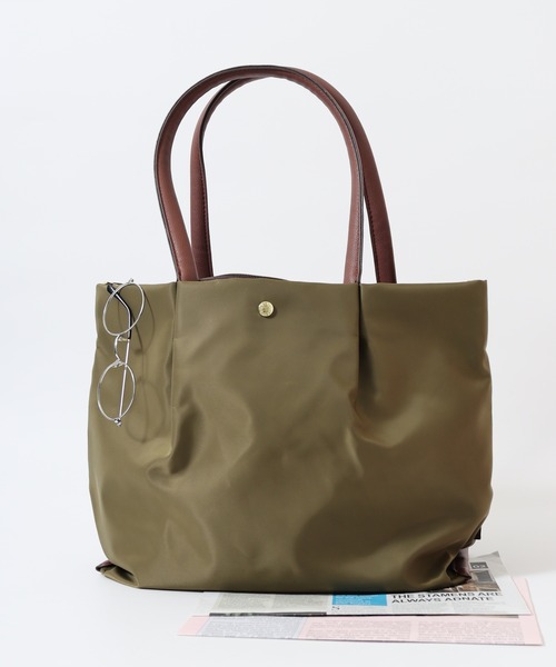 Legato Largo（レガートラルゴ）の「Legato Largo【肩楽】　撥水微光沢ナイロントートバッグ（トートバッグ・レディース・グレー/ピンクベージュ/ブラック/オリーブ/マスタード/ネイビー・FREE）」の3枚目の写真