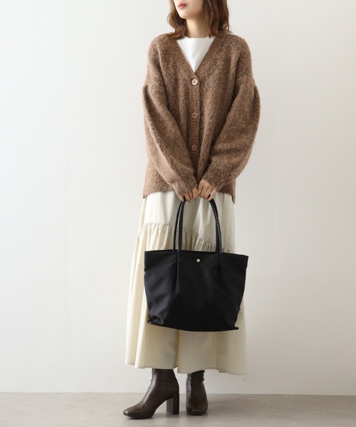 Legato Largo（レガートラルゴ）の「Legato Largo【肩楽】　撥水微光沢ナイロントートバッグ（トートバッグ・レディース・グレー/ピンクベージュ/ブラック/オリーブ/マスタード/ネイビー・FREE）」の8枚目の写真