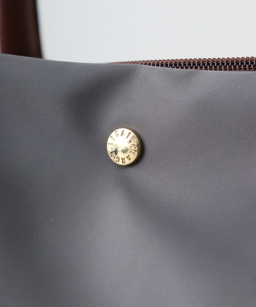 Legato Largo（レガートラルゴ）の「Legato Largo【肩楽】　撥水微光沢ナイロントートバッグ（トートバッグ・レディース・グレー/ピンクベージュ/ブラック/オリーブ/マスタード/ネイビー・FREE）」の9枚目の写真