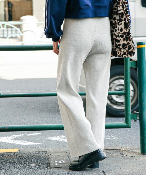 FREE'S MART（フリーズマート）の「ラメリブニットストレートパンツ（その他パンツ・レディース・ホワイト系その他/ブラック系その他・SMALL/MEDIUM）」の18枚目の写真