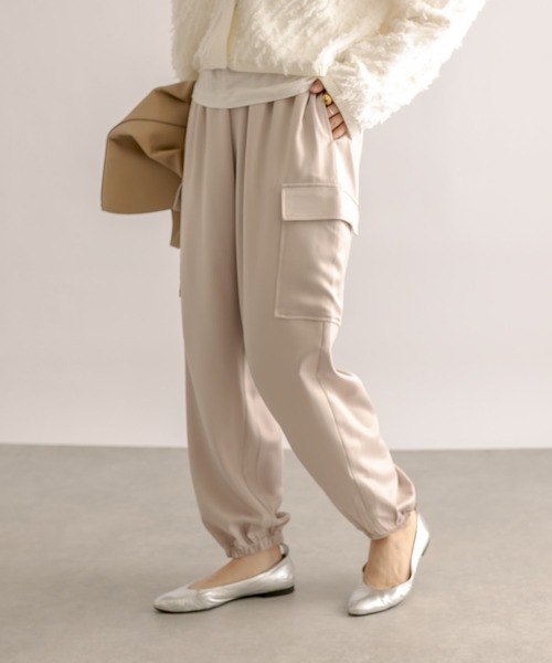 RIVE DROITE(リヴドロワ)の「サテンカーゴパンツ(カーゴパンツ・レディース・カーキ/ベージュ・38/36)」の6枚目の写真