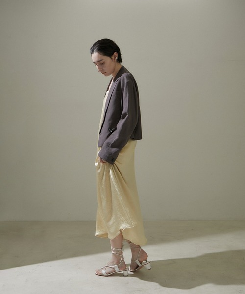 SALON adam et rope'（サロン アダム エ ロペ）の「【WEB限定】2WAYワッシャーサテンキャミワンピース/24SS【洗える】（ワンピース・レディース・ゴールド/ブラック/シルバー・FREE）」の11枚目の写真
