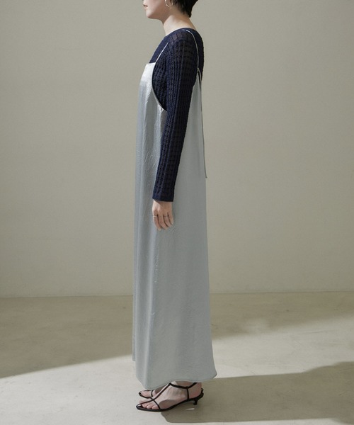 SALON adam et rope'（サロン アダム エ ロペ）の「【WEB限定】2WAYワッシャーサテンキャミワンピース/24SS【洗える】（ワンピース・レディース・ゴールド/ブラック/シルバー・FREE）」の16枚目の写真