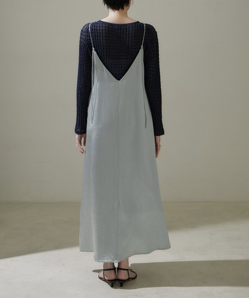 SALON adam et rope'（サロン アダム エ ロペ）の「【WEB限定】2WAYワッシャーサテンキャミワンピース/24SS【洗える】（ワンピース・レディース・ゴールド/ブラック/シルバー・FREE）」の17枚目の写真