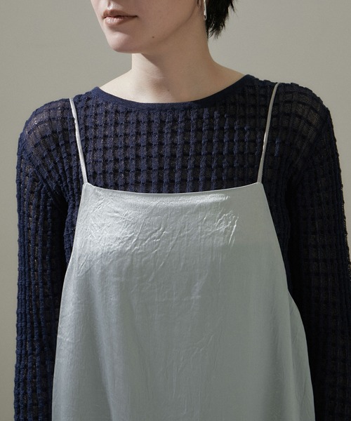 SALON adam et rope'（サロン アダム エ ロペ）の「【WEB限定】2WAYワッシャーサテンキャミワンピース/24SS【洗える】（ワンピース・レディース・ゴールド/ブラック/シルバー・FREE）」の18枚目の写真