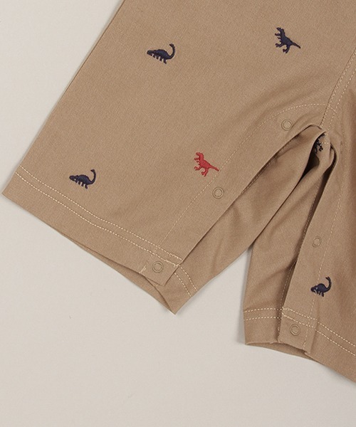 sense of wonder(センスオブワンダー)の「恐竜刺しゅうサロペットパンツ(サロペット/オーバーオール・キッズ・ネイビー/ベージュ・70-80cm/80-90cm)」の9枚目の写真