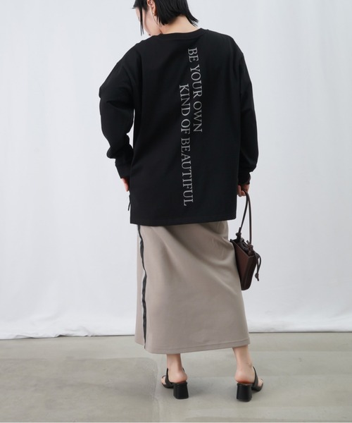 LUCA/LADY LUCK LUCA(ルカ/レディラックルカ)の「LC/LLL バックプリントロングスリーブTシャツ / バックロゴロンTee(Tシャツ/カットソー・レディース・キャメル/オフホワイト/ブラック/ピンク・FREE)」の7枚目の写真