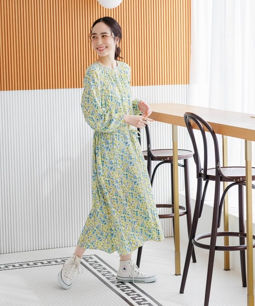 小花がポイントのワンピースです。 ROPE' PICNIC ワンピース 小花柄ハイウエストワンピース