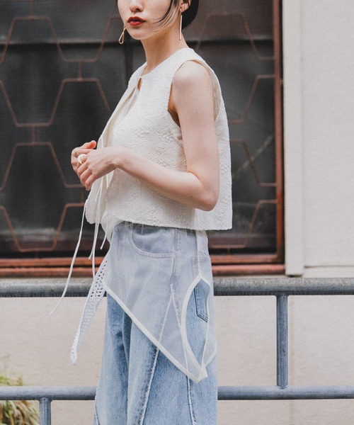 KBF（ケイビーエフ）の「ボンディングレースベスト（ベスト・レディース・オフホワイト/ブラック・ONE）」の6枚目の写真