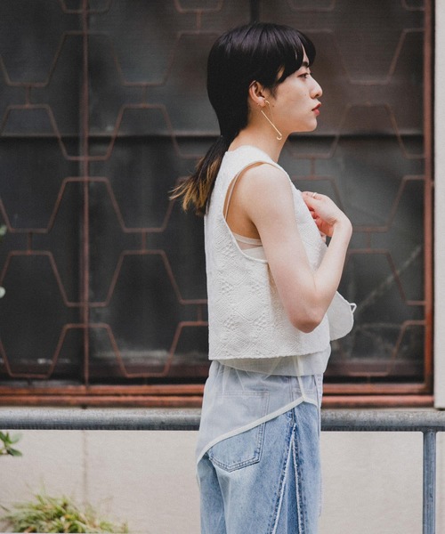 KBF（ケイビーエフ）の「ボンディングレースベスト（ベスト・レディース・オフホワイト/ブラック・ONE）」の7枚目の写真