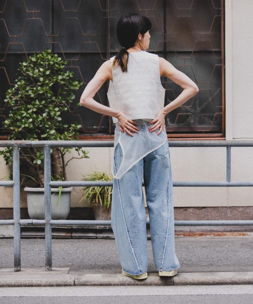 KBF（ケイビーエフ）の「ボンディングレースベスト（ベスト・レディース・オフホワイト/ブラック・ONE）」の11枚目の写真