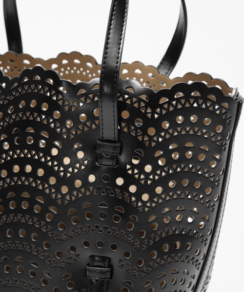 ZAKKA-BOX（ザッカボックス）の「スカラップレースパンチングトートバッグ（トートバッグ・レディース・ホワイト/ブラック・FREE）」の17枚目の写真