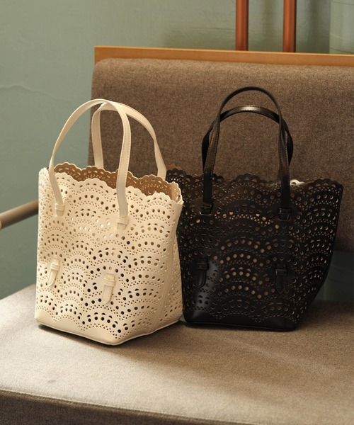 ZAKKA-BOX（ザッカボックス）の「スカラップレースパンチングトートバッグ（トートバッグ・レディース・ホワイト/ブラック・FREE）」の3枚目の写真