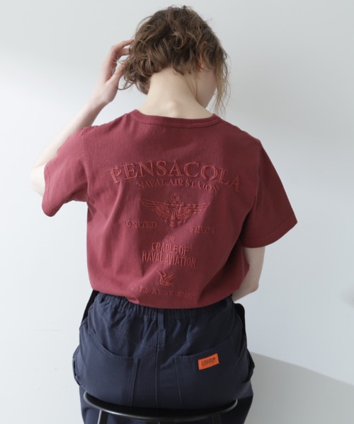 AVIREX(アヴィレックス)の「《直営店限定》FADE WASHT-SHIRT "PENSACOLA"/フェイドウォッシュTシャツ"ペンサコーラ"(Tシャツ/カットソー・レディース・オフホワイト/チャコールグレー/バーガンディー・SMALL/MEDIUM)」の3枚目の写真