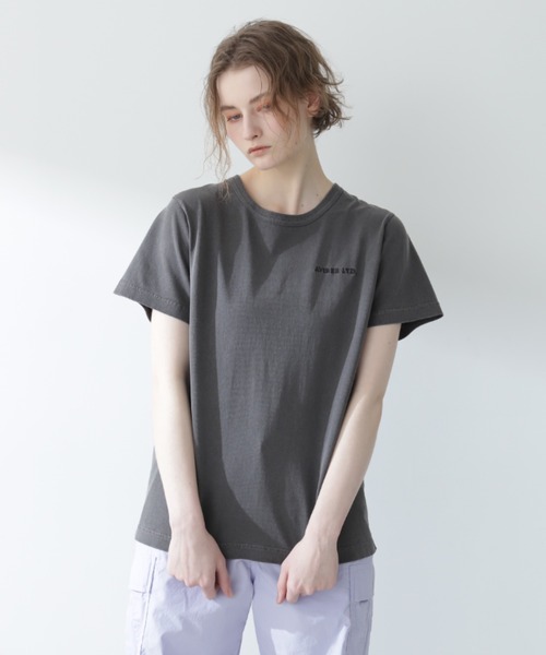 AVIREX(アヴィレックス)の「《直営店限定》FADE WASHT-SHIRT "PENSACOLA"/フェイドウォッシュTシャツ"ペンサコーラ"(Tシャツ/カットソー・レディース・オフホワイト/チャコールグレー/バーガンディー・SMALL/MEDIUM)」の5枚目の写真