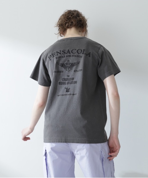 AVIREX(アヴィレックス)の「《直営店限定》FADE WASHT-SHIRT "PENSACOLA"/フェイドウォッシュTシャツ"ペンサコーラ"(Tシャツ/カットソー・レディース・オフホワイト/チャコールグレー/バーガンディー・SMALL/MEDIUM)」の6枚目の写真