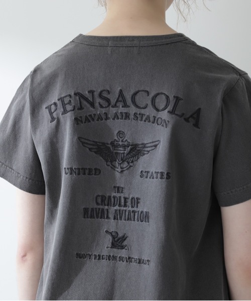 AVIREX(アヴィレックス)の「《直営店限定》FADE WASHT-SHIRT "PENSACOLA"/フェイドウォッシュTシャツ"ペンサコーラ"(Tシャツ/カットソー・レディース・オフホワイト/チャコールグレー/バーガンディー・SMALL/MEDIUM)」の11枚目の写真