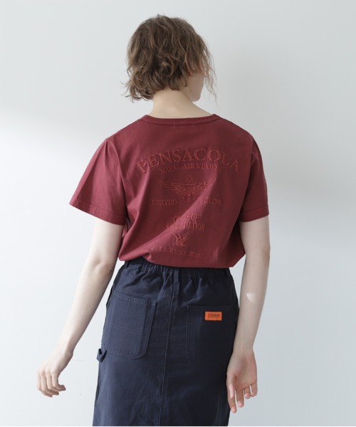 AVIREX(アヴィレックス)の「《直営店限定》FADE WASHT-SHIRT "PENSACOLA"/フェイドウォッシュTシャツ"ペンサコーラ"(Tシャツ/カットソー・レディース・オフホワイト/チャコールグレー/バーガンディー・SMALL/MEDIUM)」の22枚目の写真