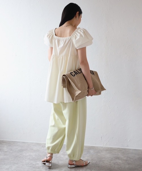 COMMRE(コムル)の「フロントホック袖ボリュームブラウス(シャツ/ブラウス・レディース・チャコールグレー/アイボリー・FREE)」の8枚目の写真