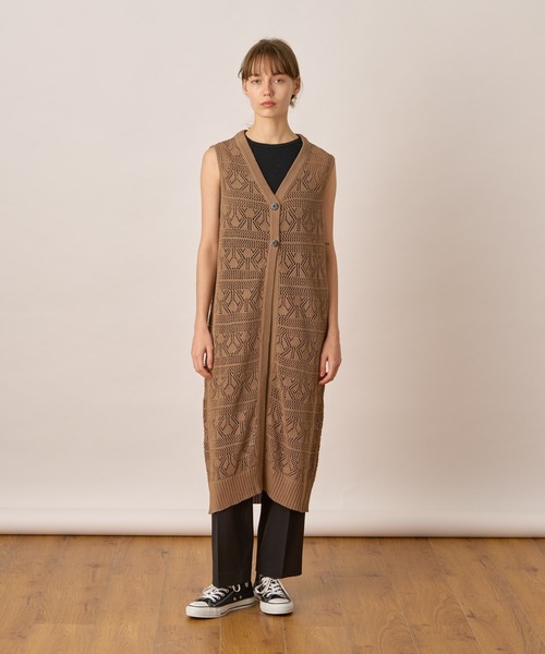 ALLUMER（アリュメール）の「コットンリネンVネックメッシュロングジレ（ニット/セーター・レディース・ブラック/アイボリー/ベージュ・1）」の3枚目の写真