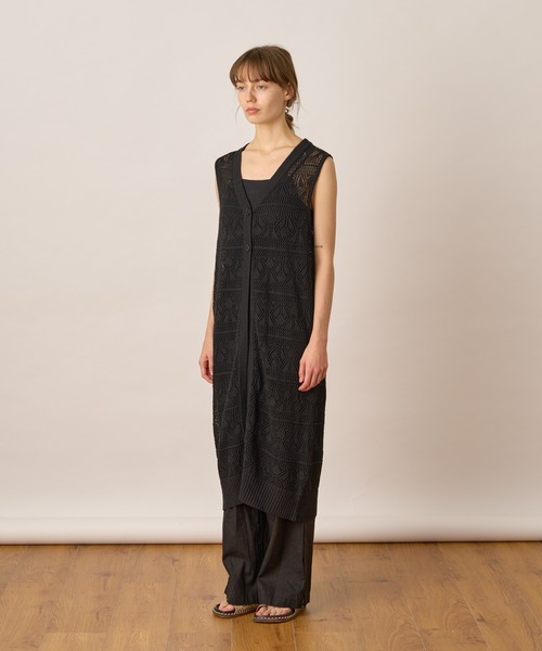 ALLUMER（アリュメール）の「コットンリネンVネックメッシュロングジレ（ニット/セーター・レディース・ブラック/アイボリー/ベージュ・1）」の14枚目の写真