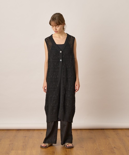 ALLUMER（アリュメール）の「コットンリネンVネックメッシュロングジレ（ニット/セーター・レディース・ブラック/アイボリー/ベージュ・1）」の18枚目の写真