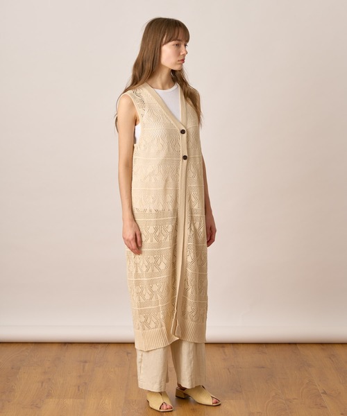 ALLUMER（アリュメール）の「コットンリネンVネックメッシュロングジレ（ニット/セーター・レディース・ブラック/アイボリー/ベージュ・1）」の12枚目の写真