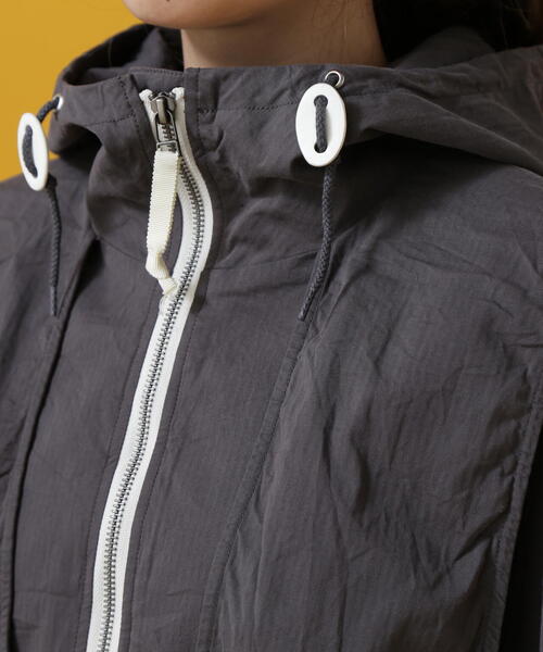 AVIREX(アヴィレックス)の「MOUNTAIN PARKA WITH THE CAPE / マウンテンパーカー ウィズ ザ ケープ / AVIREX / アヴィレックス(マウンテンパーカー・レディース・オリーブ系/アイボリー/チャコールグレー・S/M)」の19枚目の写真