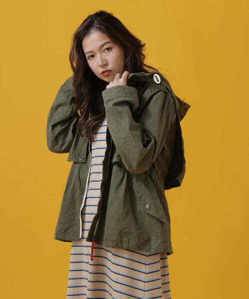 AVIREX(アヴィレックス)の「MOUNTAIN PARKA WITH THE CAPE / マウンテンパーカー ウィズ ザ ケープ / AVIREX / アヴィレックス(マウンテンパーカー・レディース・オリーブ系/アイボリー/チャコールグレー・S/M)」の3枚目の写真