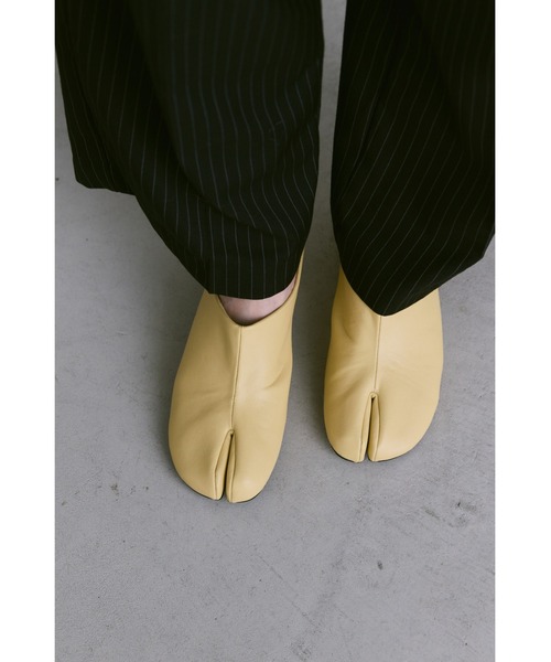 un/neu(アンノイ)の「サボ足袋ミュール(スリッポン・レディース・ブラック/イエロー/シルバー・SMALL/LARGE/MEDIUM)」の19枚目の写真