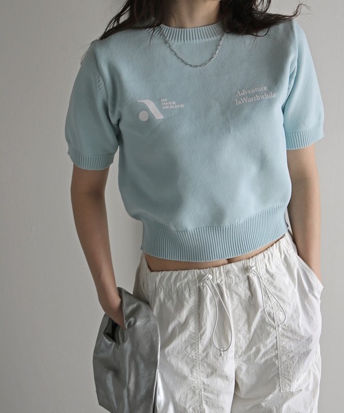 COURO（コウロ）の「プリントクロップドニットTシャツ（ニット/セーター・レディース・ブラック/サックスブルー/グレイッシュベージュ/チャコール/ホワイト系/ホワイト系1/ピンク系/ピンク系1・FREE）」の7枚目の写真