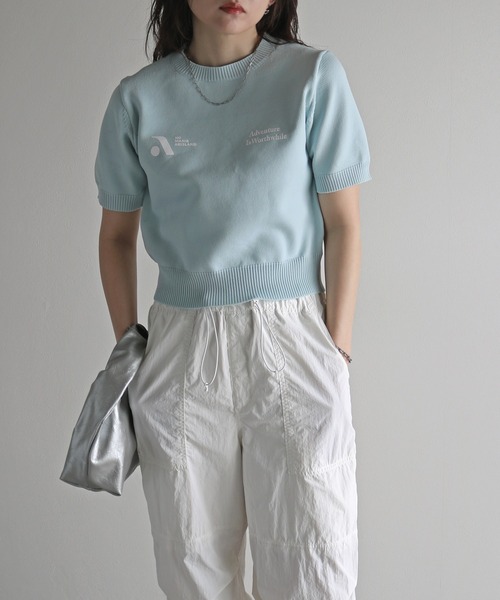 COURO（コウロ）の「プリントクロップドニットTシャツ（ニット/セーター・レディース・ブラック/サックスブルー/グレイッシュベージュ/チャコール/ホワイト系/ホワイト系1/ピンク系/ピンク系1・FREE）」の20枚目の写真