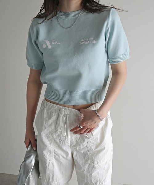 COURO（コウロ）の「プリントクロップドニットTシャツ（ニット/セーター・レディース・ブラック/サックスブルー/グレイッシュベージュ/チャコール/ホワイト系/ホワイト系1/ピンク系/ピンク系1・FREE）」の21枚目の写真