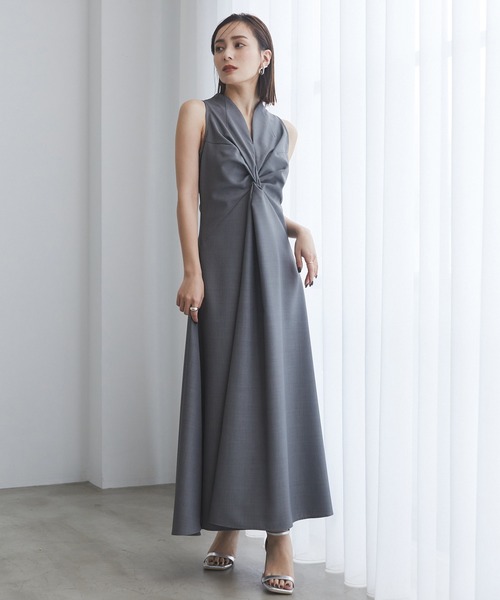 anuans（アニュアンス）の「ツイストギャザーワンピース