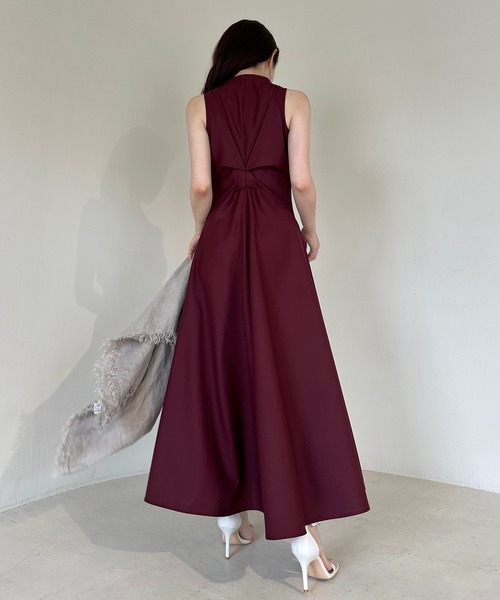 anuans（アニュアンス）の「ツイストギャザーワンピース