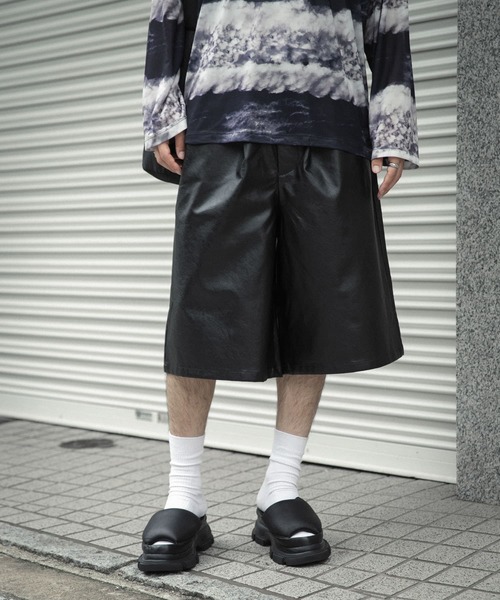 SENSE OF PLACE by URBAN RESEARCH（センスオブプレイスバイアーバンリサーチ）の「フェイクレザーワイドショートパンツ（その他パンツ・メンズ・ブラック・MEDIUM/LARGE）」の22枚目の写真