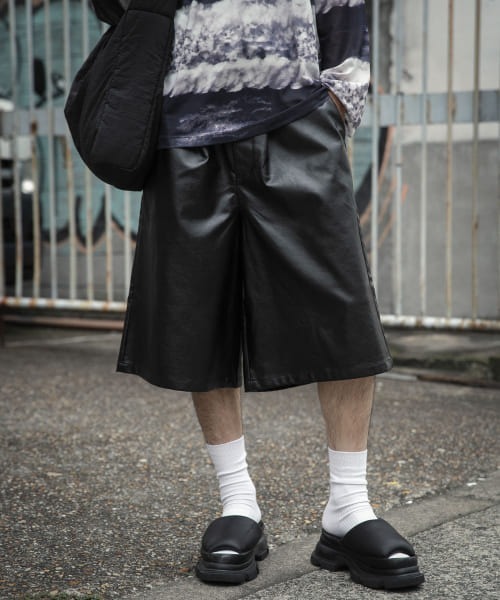 早い者勝ち【ルネ】ブラックレザー風ワイドパンツ 早い者勝ち【ルネ】ブラックレザー風ワイドパンツ 早い者勝ち【ルネ