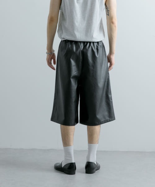 SENSE OF PLACE by URBAN RESEARCH（センスオブプレイスバイアーバンリサーチ）の「フェイクレザーワイドショートパンツ（その他パンツ・メンズ・ブラック・MEDIUM/LARGE）」の7枚目の写真
