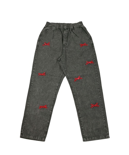 CALMIA（カルミア）の「リボンいっぱいデニムパンツ/おとな（デニムパンツ・レディース・ライトブルー/ブラック・160cm）」の4枚目の写真