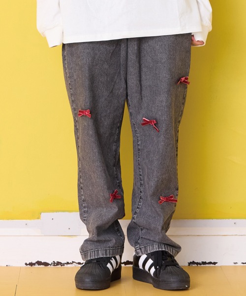 CALMIA（カルミア）の「リボンいっぱいデニムパンツ/おとな（デニムパンツ・レディース・ライトブルー/ブラック・160cm）」の8枚目の写真