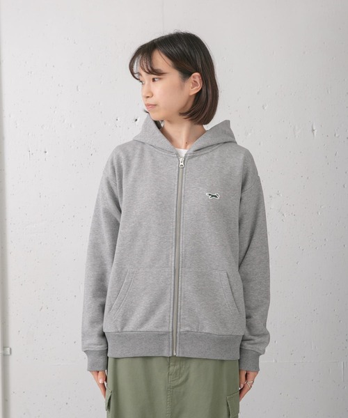 PENNEYS(ぺニーズ)の「『別注』PENNEYS×DOORS THE FOX 裏毛ジップパーカー(パーカー・レディース・ブラック/グレー/キャメル・MEDIUM)」の17枚目の写真