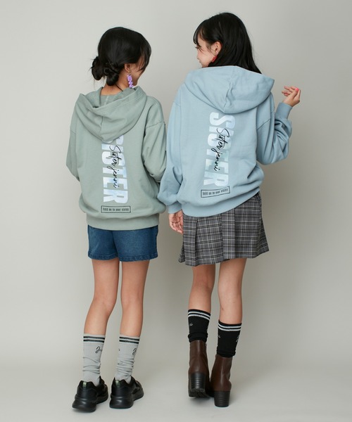 SISTER JENNI(SISTER JENNI)の「【コットン100%】バックタイダイロゴパーカー(パーカー・キッズ・ミント/ブラック/サックスブルー・140cm/150cm/130cm/160cm)」の6枚目の写真