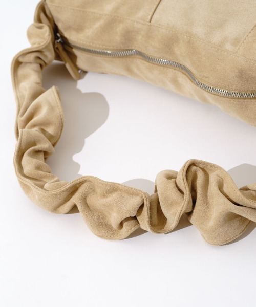 flower（フラワー）の「スエードシャーリングショルダー（ショルダーバッグ・レディース・ベージュ/ブラウン・FREE）」の16枚目の写真